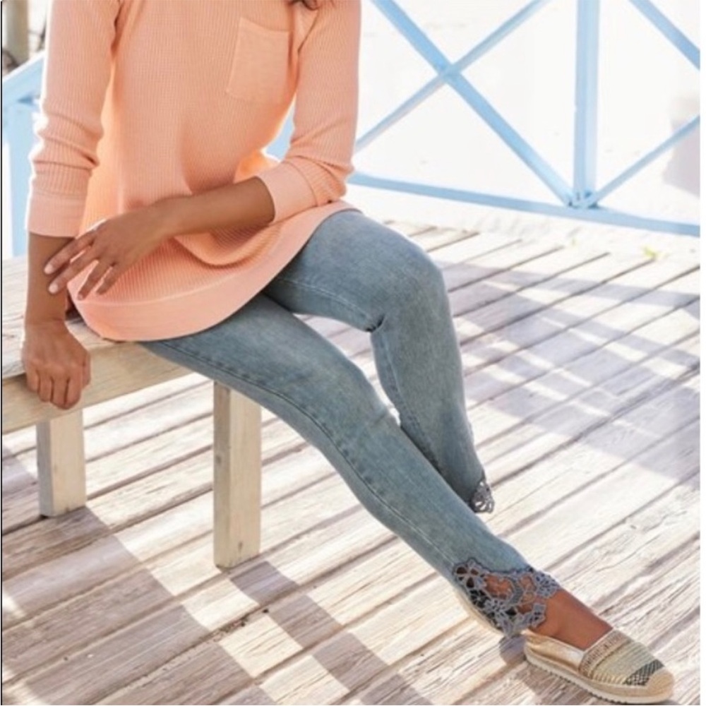 Soft Surroundings Touch of Lace Light Wash Straight Leg Ankle Jeans 18T